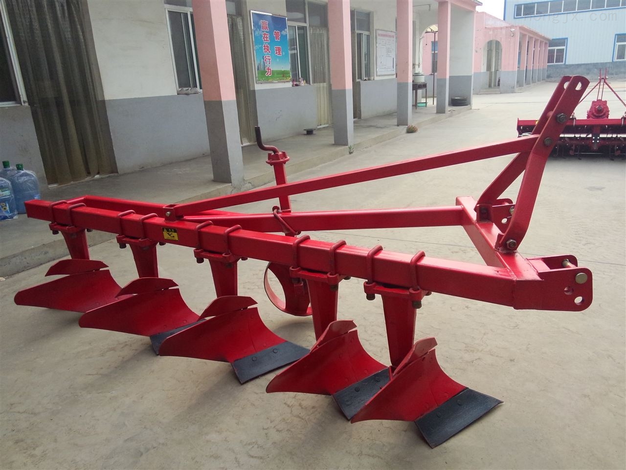禹城市启辰机械设备有限公司 土壤耕整机械 铧式犁 >1l-525铧式犁