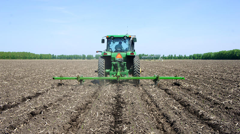 湖北省超额完成150万亩农机深松作业任务